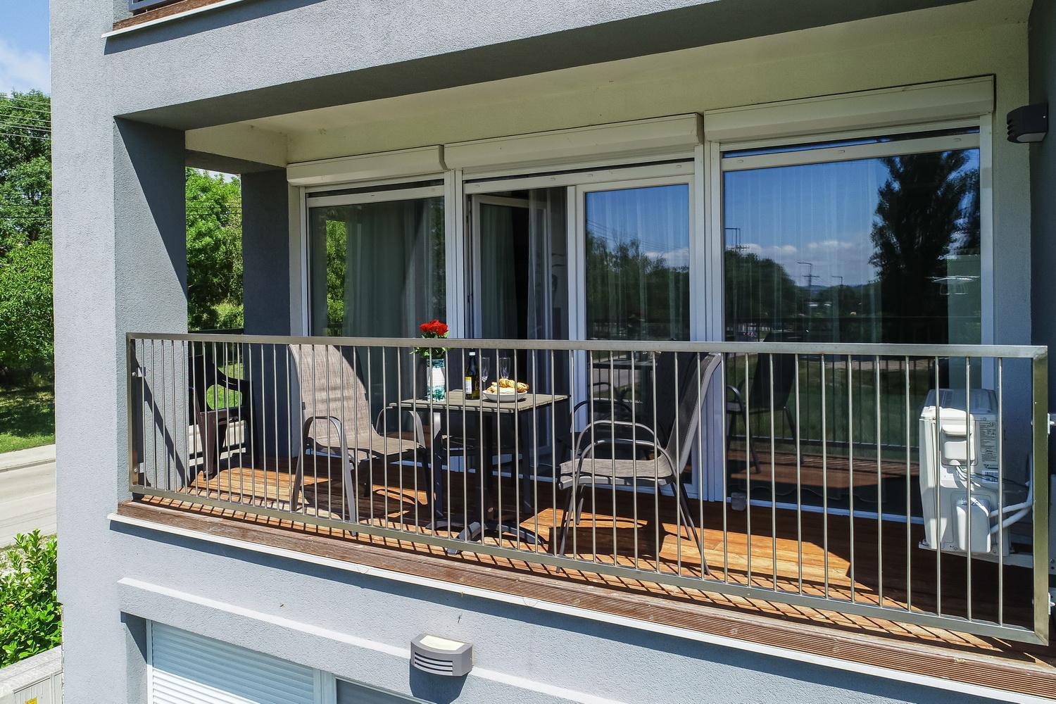 Ideal Max 6 Person Brand New Apartment *